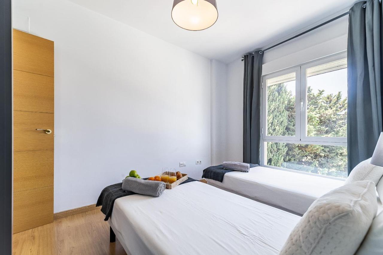 Modern Beach Apartment Valparaiso With Parking มาลากา ภายนอก รูปภาพ