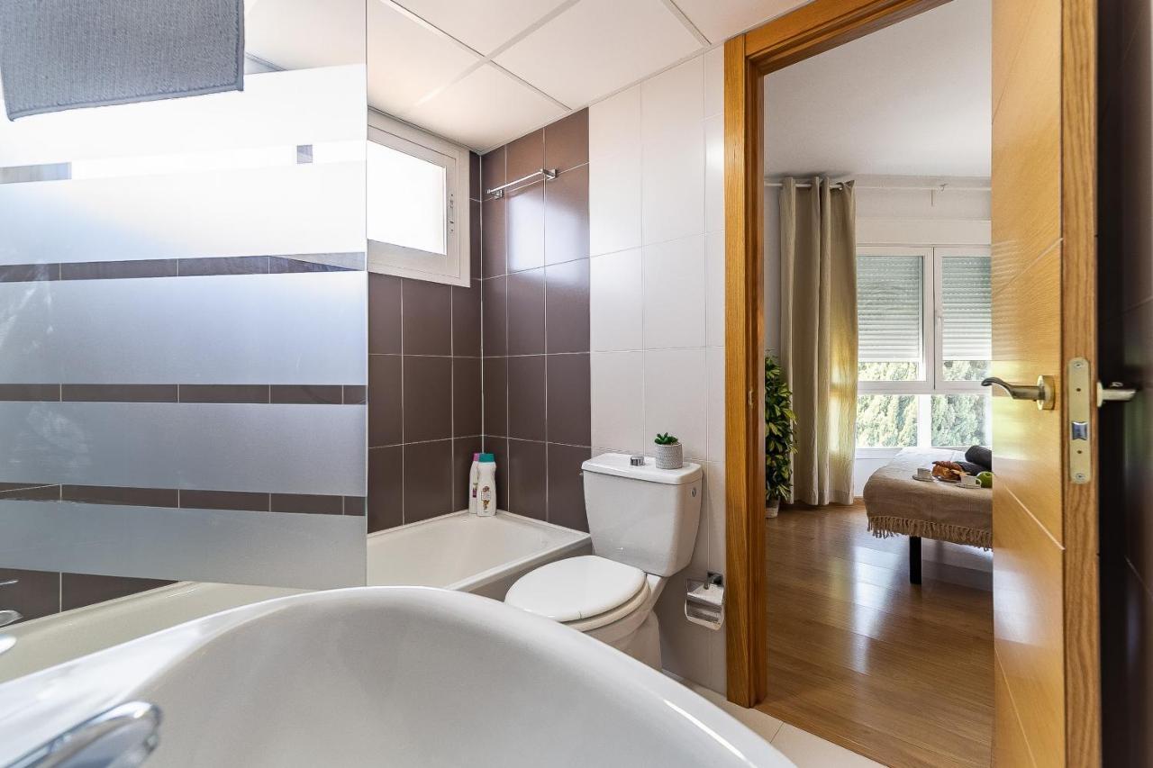 Modern Beach Apartment Valparaiso With Parking มาลากา ภายนอก รูปภาพ