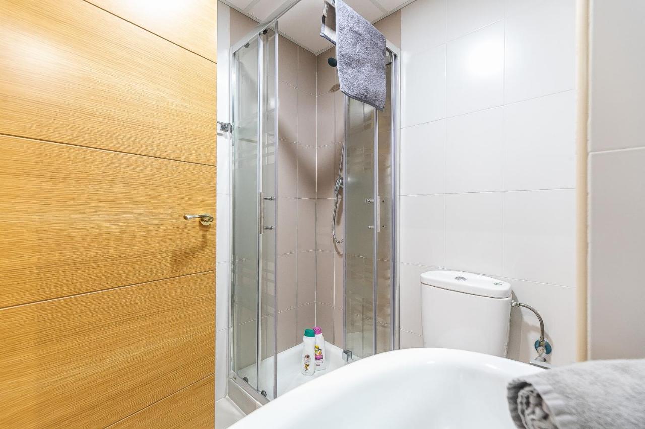 Modern Beach Apartment Valparaiso With Parking มาลากา ภายนอก รูปภาพ